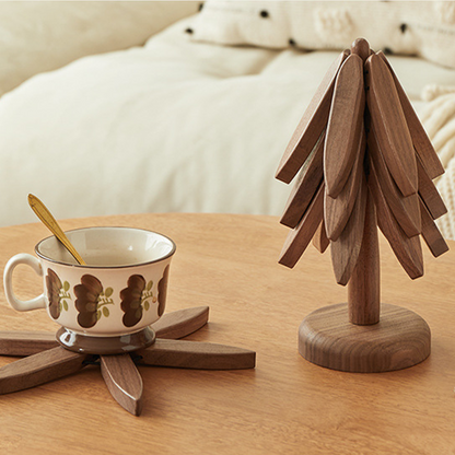 🎄 Juletilbud! Isolerende koppunderlag i massivt tre med juletredesign