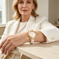 Luksuriøst og elegant dameur med smalt armbånd, vintage lærrem og kvartsverk