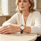Luksuriøst og elegant dameur med smalt armbånd, vintage lærrem og kvartsverk