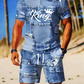 Herre-sett med avslappet T-skjorte og shorts med kunstig denim-trykk